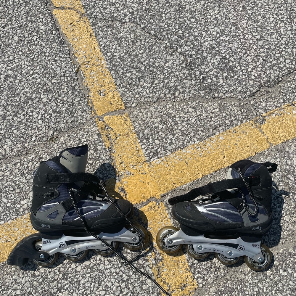 Ultra Wheels Black and Navy Rollerblades